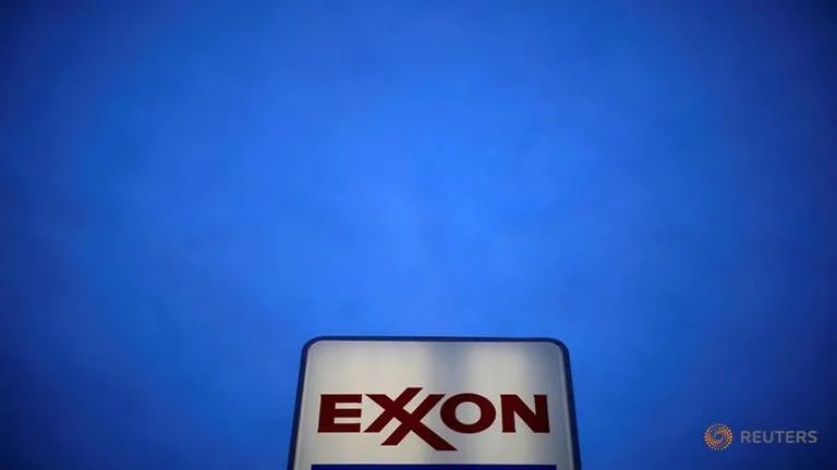 Oil giants including Exxon set first joint carbon target