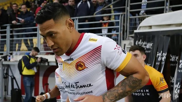 Rugby: Controversial Folau agrees one-year extension with Dragons