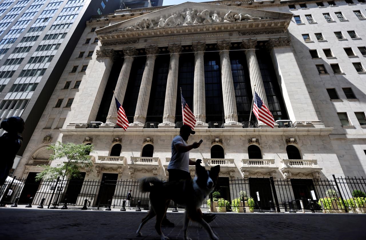 Wall Street strategists see market back-pedaling by year-end, Reuters poll shows