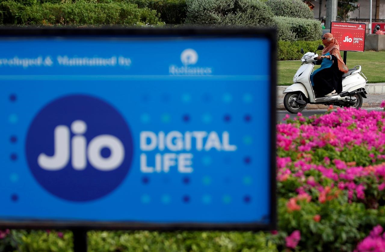 India’s Reliance Jio to roll out 100 million low-cost phones by December: Business Standard