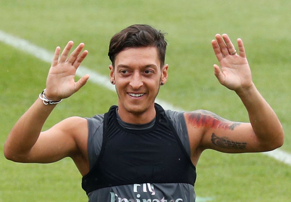 Arsenal’s Ozil backs free school meals campaign