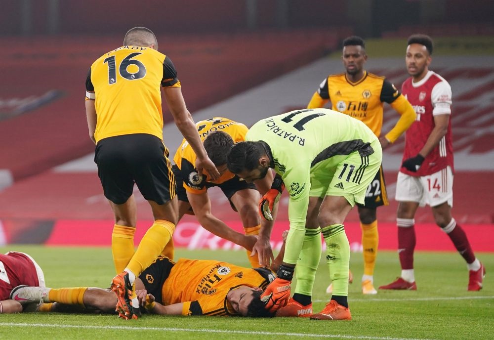 Wolves’ Jiminez to see specialist this month to decide return from head injury